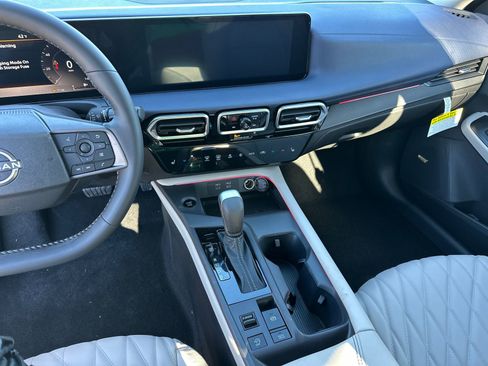 New 2026 Nissan Sentra SL w/ Floor Mat Package FWD image 28