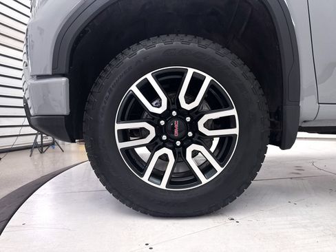 Used 2025 GMC Sierra 1500 AT4 w/ AT4 Preferred Package AWD/4WD image 19