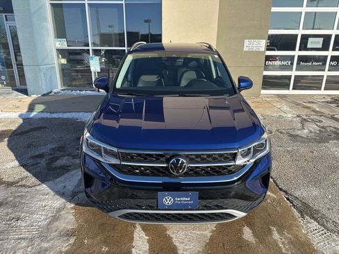 Certified 2023 Volkswagen Taos SEL image 3