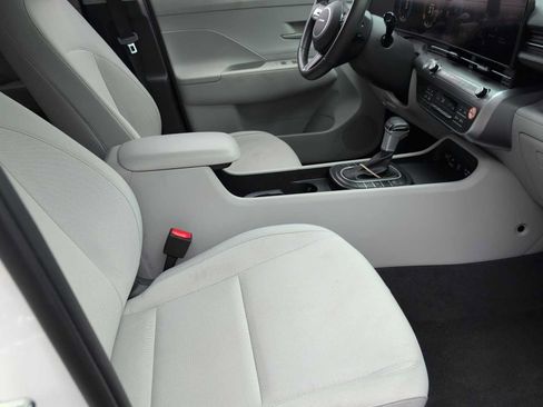 Used 2025 Hyundai Kona SEL FWD image 21