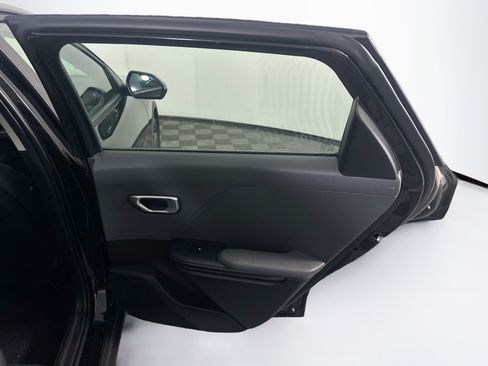 Used 2025 Kia K4 FWD image 30