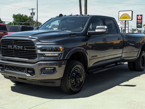 Used 2022 RAM 3500 Laramie w/ Night Edition AWD/4WD image 6