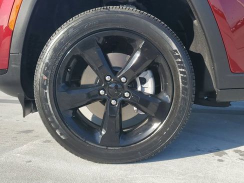 New 2025 Jeep Grand Cherokee L Altitude image 7