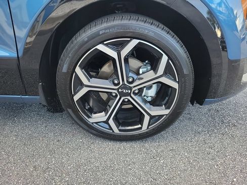Used 2023 Kia Niro EX Touring FWD image 6