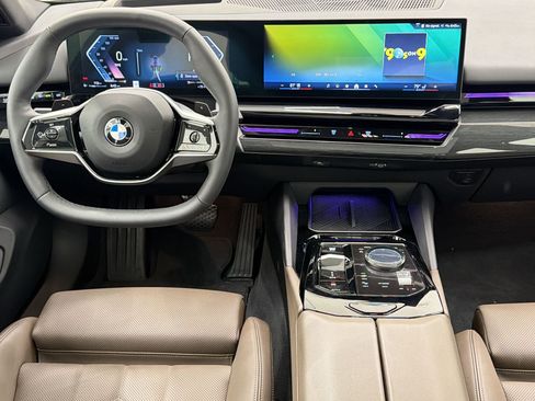 Used 2025 BMW 530i RWD image 24