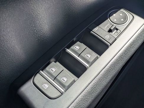 Used 2025 Kia Soul LX image 20