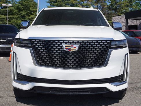 Used 2023 Cadillac Escalade Premium Luxury AWD/4WD image 19
