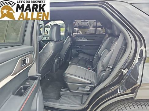 Used 2025 Ford Explorer ST-Line w/ ST-Line Street Pack AWD/4WD image 24