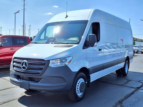 New 2025 Mercedes-Benz Sprinter 3500 image 3