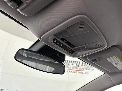 Used 2025 Chevrolet Malibu LT FWD image 19