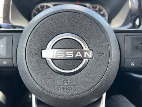 Used 2025 Nissan Pathfinder SL AWD/4WD image 5