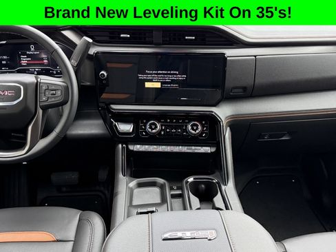 Used 2025 GMC Sierra 2500 AT4 w/ AT4 Premium Plus Package AWD/4WD image 15