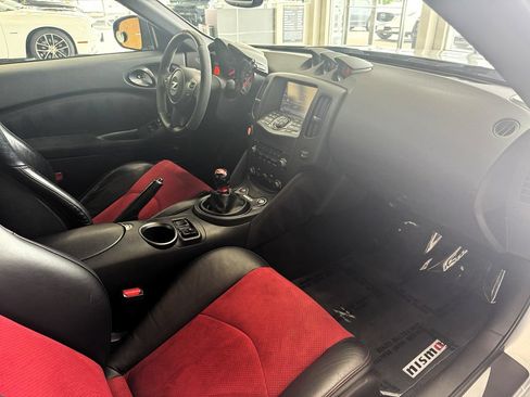 Used 2015 Nissan 370Z NISMO RWD image 21
