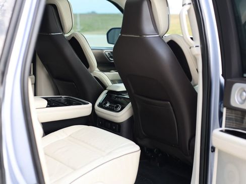 Used 2020 Lincoln Navigator L Black Label w/ Cargo Convenience Package image 18