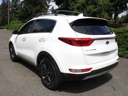 Used 2019 Kia Sportage EX w/ EX Sport Appearance Package AWD/4WD image 4