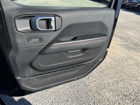 Used 2021 Jeep Wrangler Unlimited Rubicon image 37