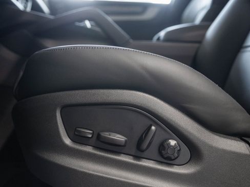 Certified 2026 Porsche Cayenne Coupe image 23