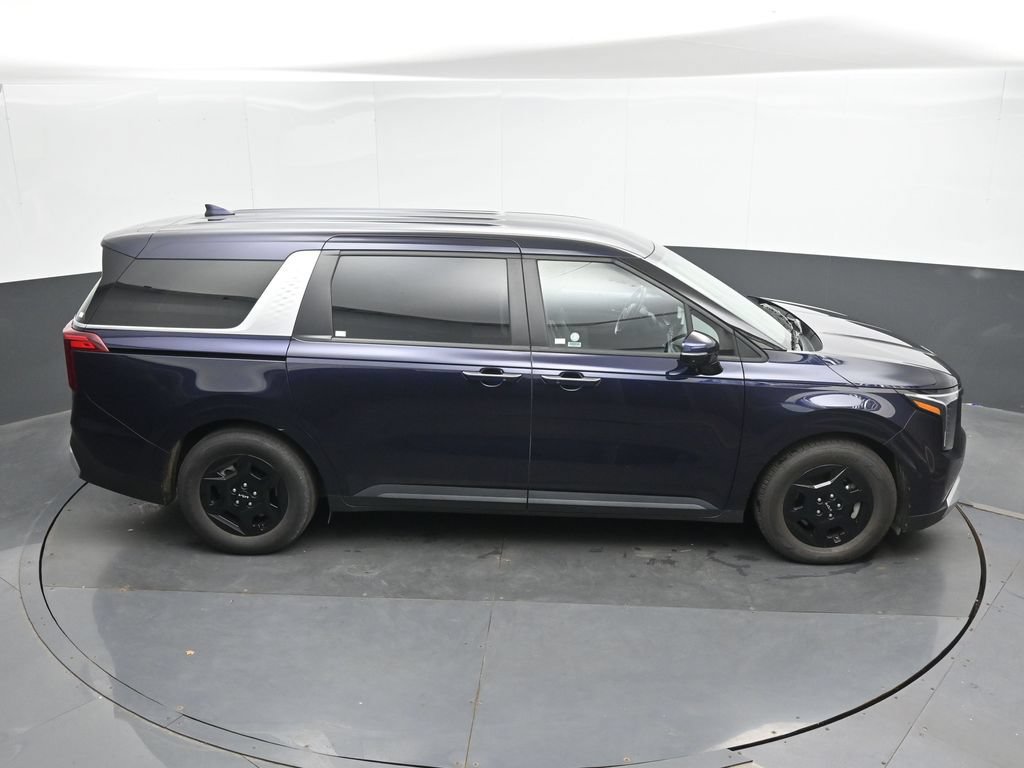 Used 2025 Kia Carnival FWD image 33