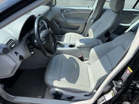 Used 2006 Mercedes-Benz C 230 Sedan w/ Sunroof Pkg image 11