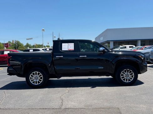 Used 2024 Toyota Tacoma Limited w/ Limited Package (LT) AWD/4WD image 7