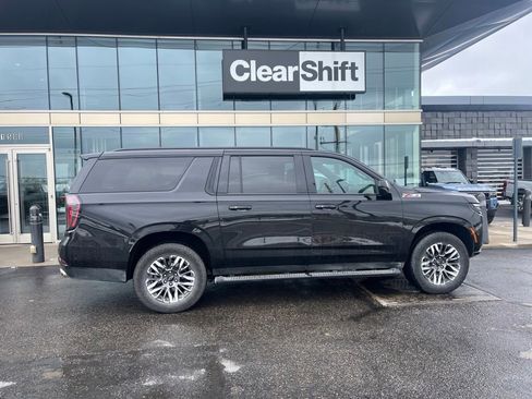Used 2025 Chevrolet Suburban Z71 AWD/4WD image 7