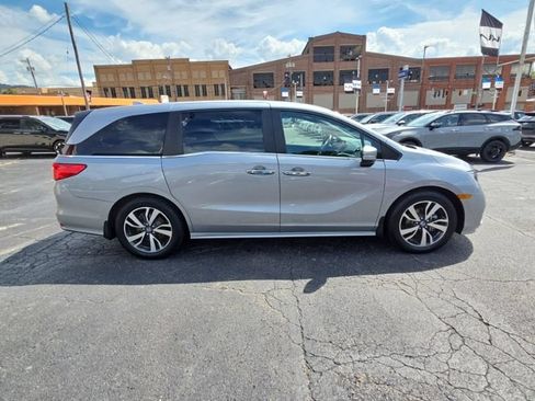 Used 2023 Honda Odyssey Touring image 8