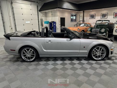 Used 2007 Ford Mustang GT Premium image 12
