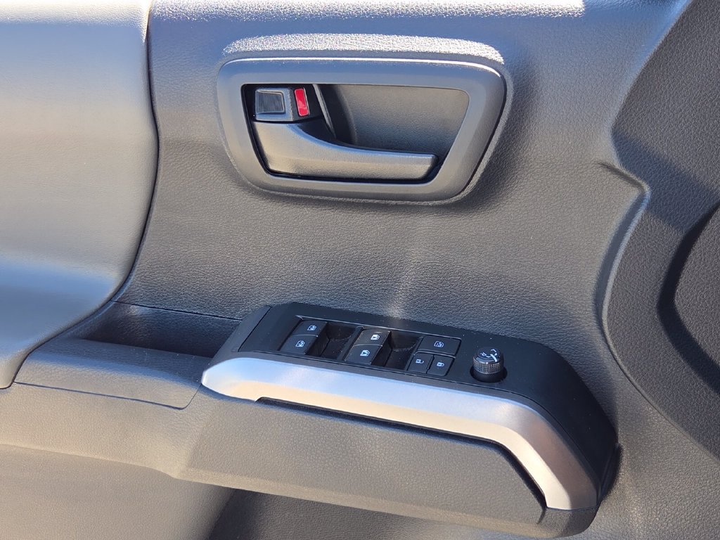 Used 2023 Toyota Tacoma SR5 w/ Technology Package AWD/4WD image 30