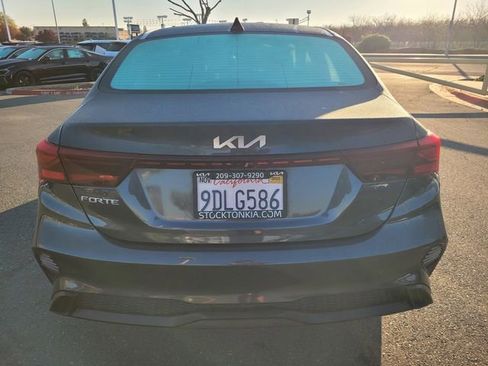 Used 2023 Kia Forte LXS w/ LXS Technology Package image 5