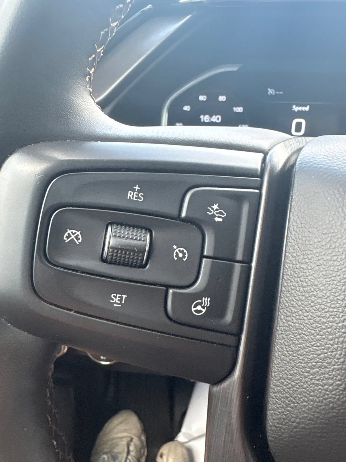 Used 2024 GMC Sierra 2500 AT4 w/ AT4 Premium Plus Package AWD/4WD image 28
