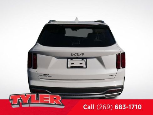 Used 2024 Kia Sorento SX Prestige w/ Panoramic Sunroof Package image 7