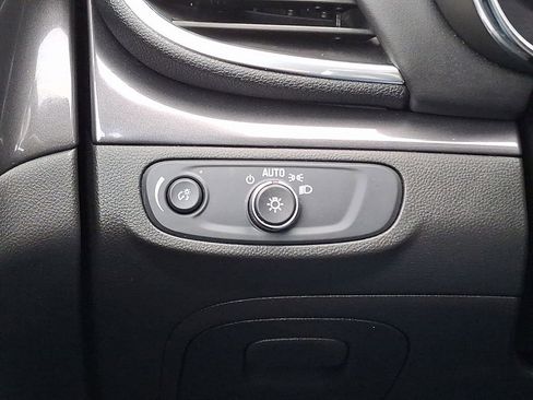 Used 2022 Buick Encore Preferred w/ Safety Package image 27