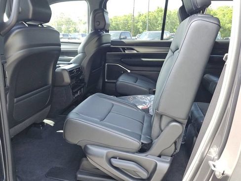 New 2026 Jeep Grand Wagoneer Limited AWD/4WD image 11