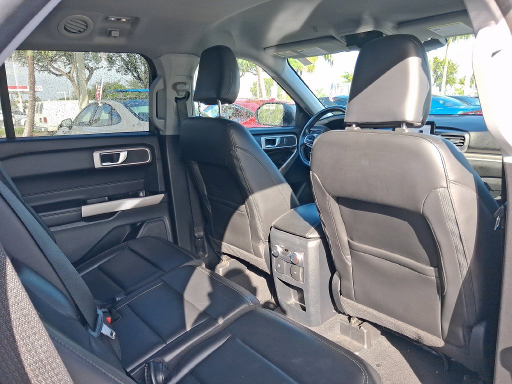 Used 2021 Ford Explorer XLT w/ Equipment Group 202A RWD image 25