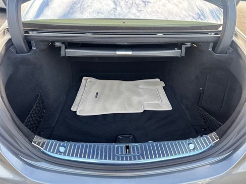 Used 2017 Mercedes-Benz S 550 Sedan image 18