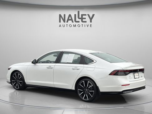 Used 2024 Honda Accord Touring image 3