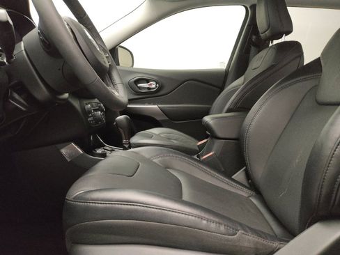 Used 2022 Jeep Cherokee Latitude Lux w/ Sun & Sound Group image 17