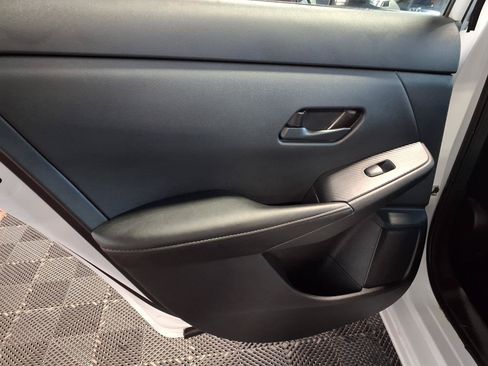 Used 2025 Nissan Sentra SV FWD image 13