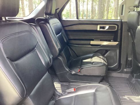 Used 2023 Ford Explorer XLT w/ Equipment Group 202A RWD image 22