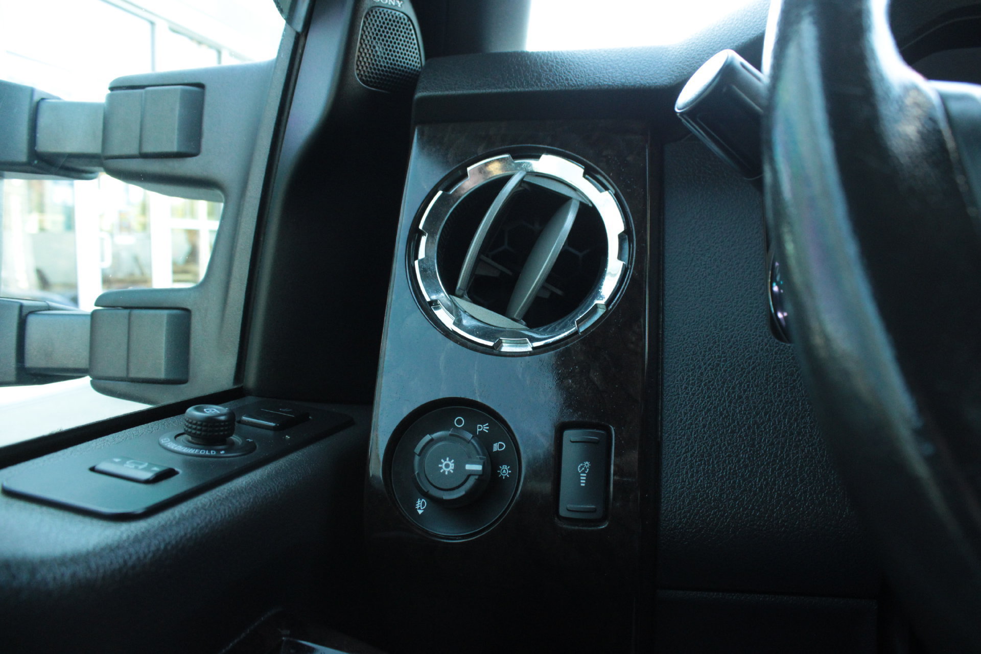 Used 2015 Ford F250 Platinum AWD/4WD image 30