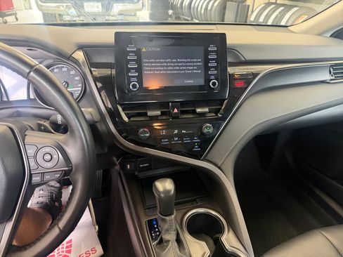 Used 2024 Toyota Camry SE FWD image 16