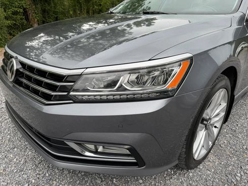 Used 2016 Volkswagen Passat 3.6 SEL Premium FWD image 11