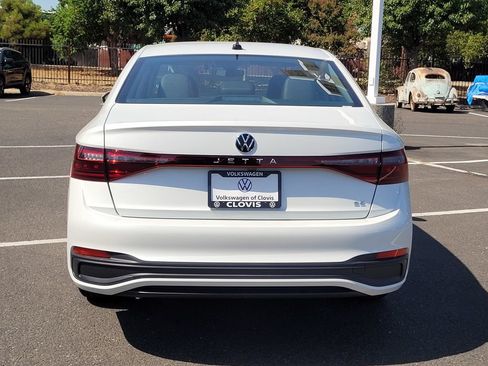 New 2026 Volkswagen Jetta SE FWD image 6