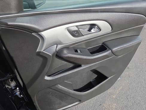 Certified 2023 Chevrolet Traverse LT image 17