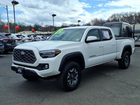 Certified 2023 Toyota Tacoma TRD Off-Road AWD/4WD image 3