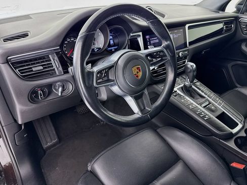 Certified 2021 Porsche Macan S AWD/4WD image 4