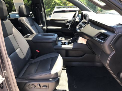 Used 2022 Chevrolet Tahoe LT w/ LT Signature Plus Package AWD/4WD image 32