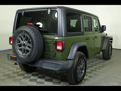 Used 2024 Jeep Wrangler Sport S image 14