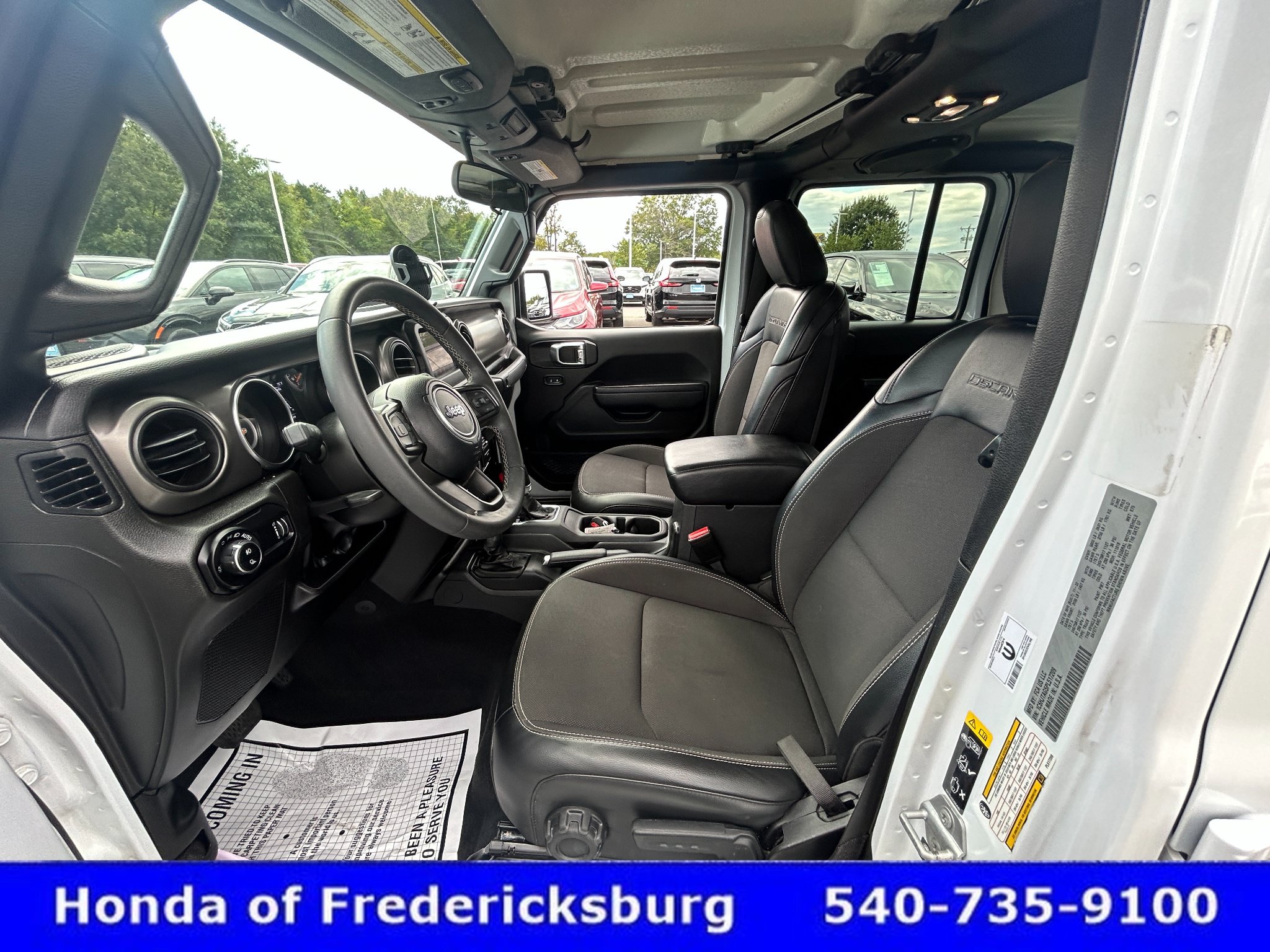 Used 2023 Jeep Gladiator Sport AWD/4WD image 15