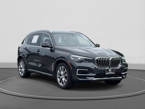 Used 2022 BMW X5 xDrive40i w/ Premium Package AWD/4WD image 1